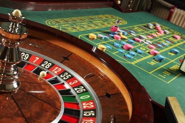 Slot game bonus feature screen with free spins